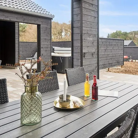 Дом отдыха 5 Star In Aakirkeby Vester Somarken