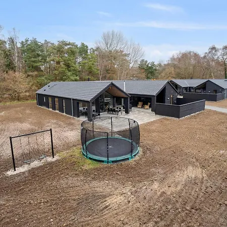 Holiday home 5 Star In Aakirkeby