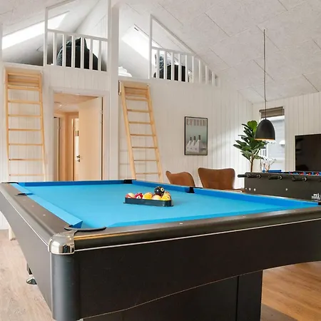 Holiday home 5 Star In Aakirkeby