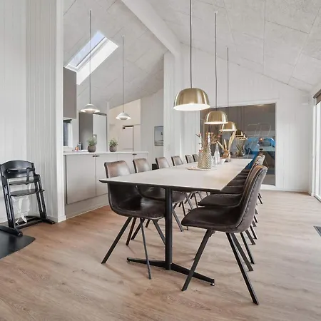 Holiday home 5 Star In Aakirkeby *