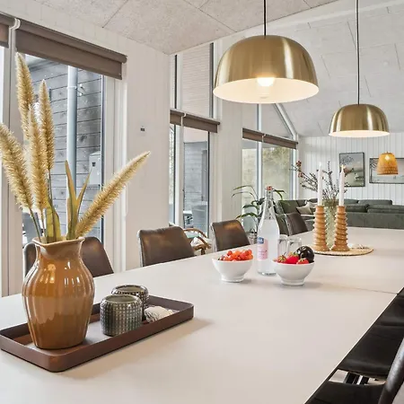 בית נופש 5 Star In Aakirkeby Vester Somarken