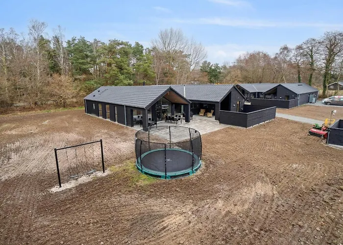 Holiday home 5 Star In Aakirkeby