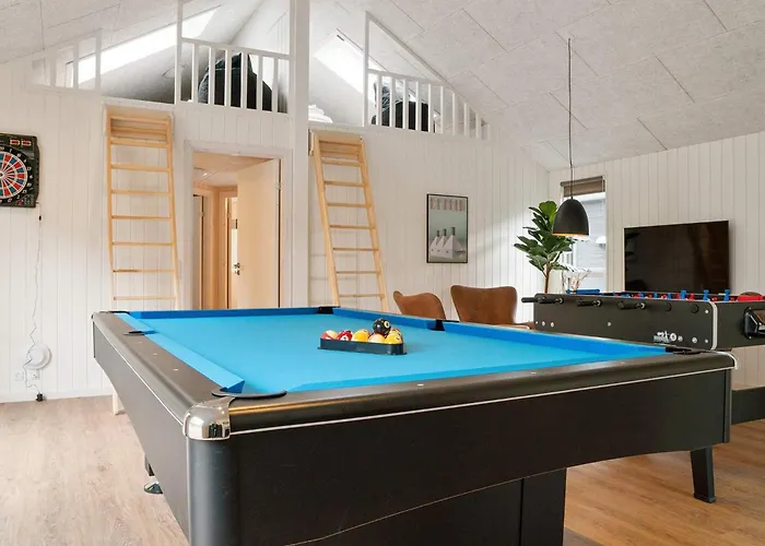 Holiday home 5 Star In Aakirkeby