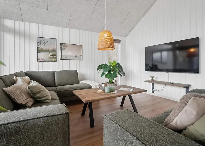 5 Star In Aakirkeby Holiday home